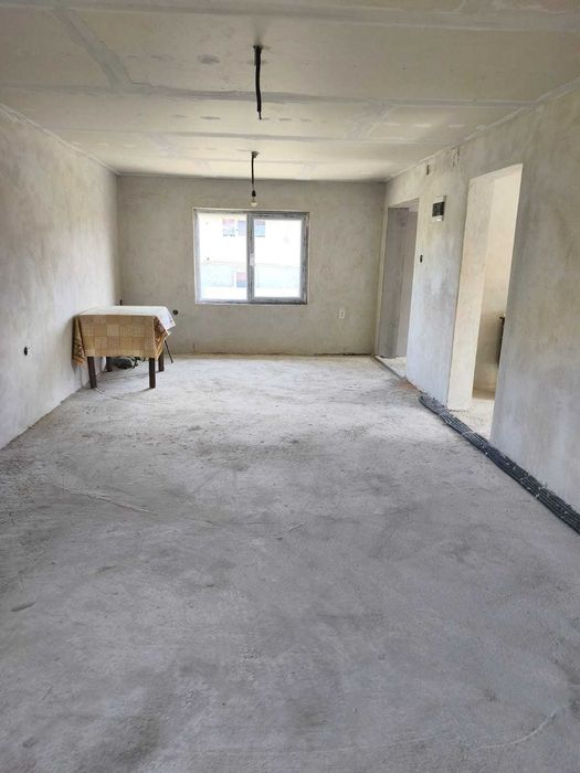 Casa de vânzare semifinisata Bistrița, strada Subcetate