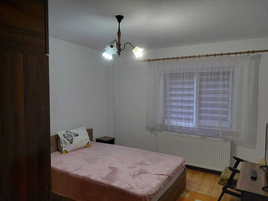 Inchiriez apartament 2 camere-Craiova-cartier 1 Mai , tel.0740828150