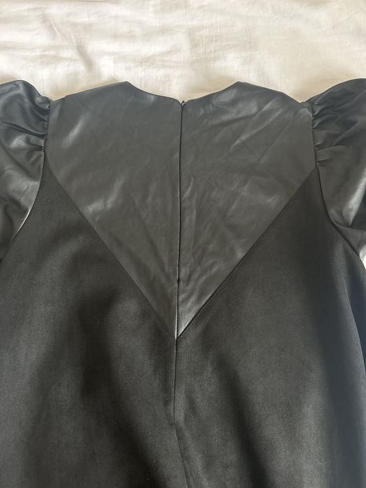 Кожанное платье черного цвета