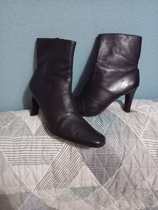 Обувь женская. Замшевая. Кожа