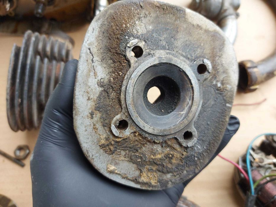 Водно бластиране почистване на детайли