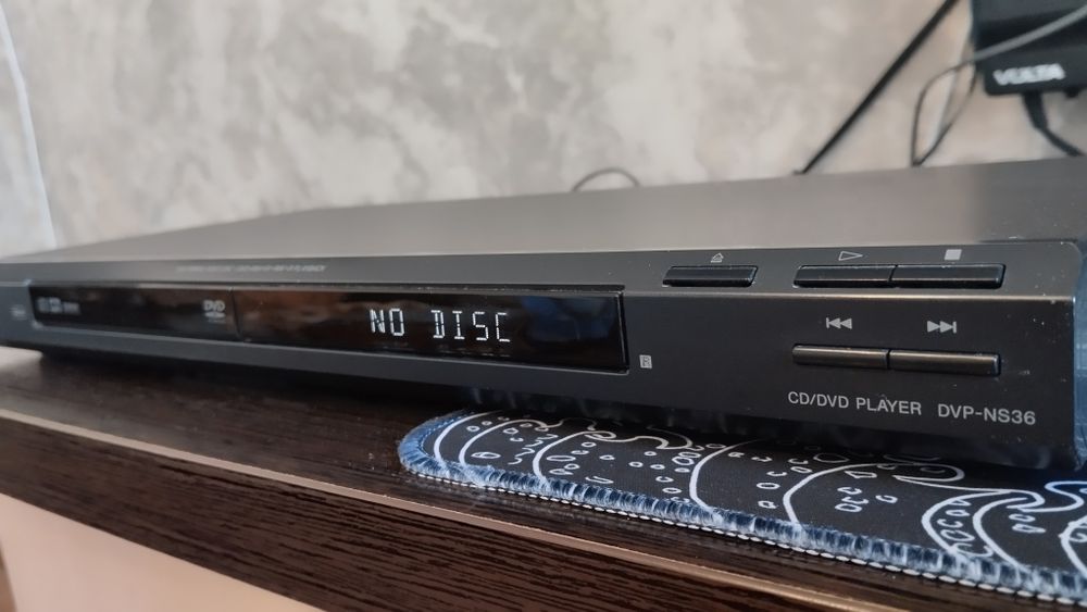 Продам DVD плеер Sony