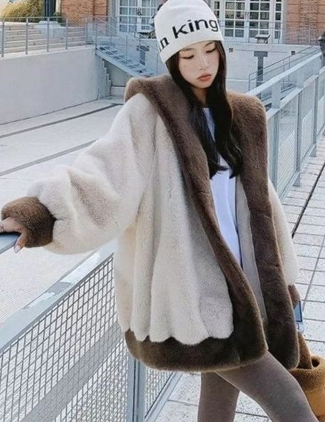 Искусственная женская шуба с капюшоном