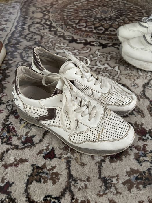 Кроссовка женский