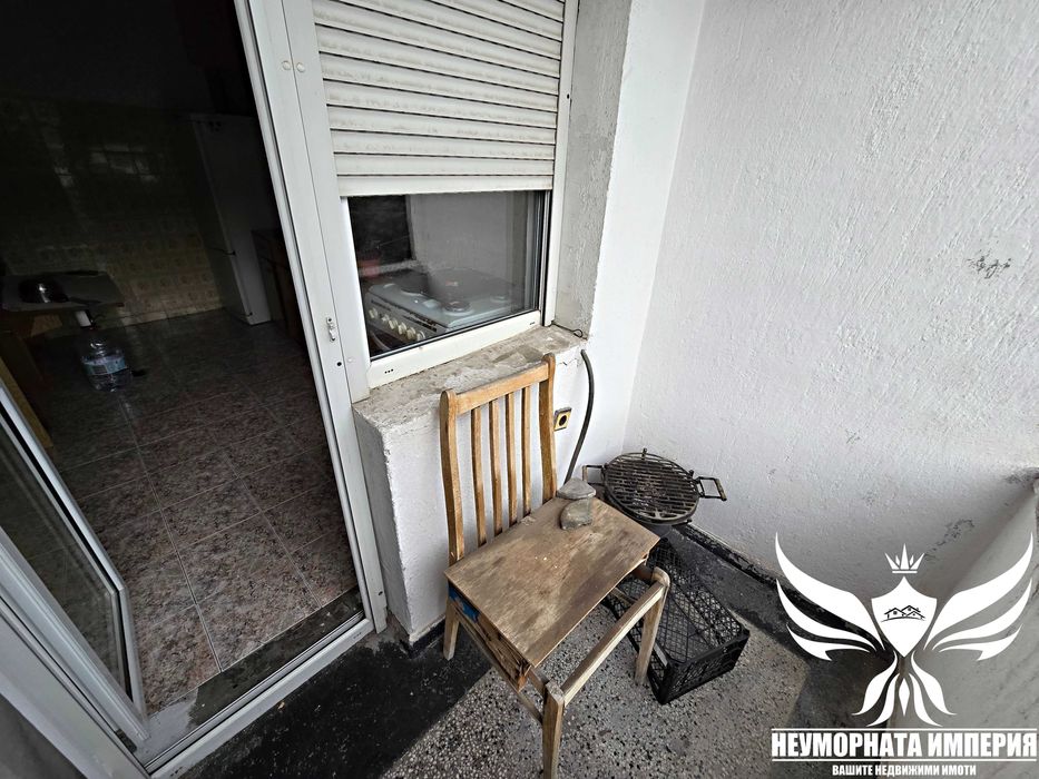 Продавам четиристаен апартамент 118кв. 3ет. гр.Асеновград, стадиона