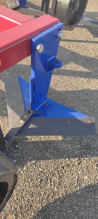 Плоскорез глубокорыхлитель ПНГ-3