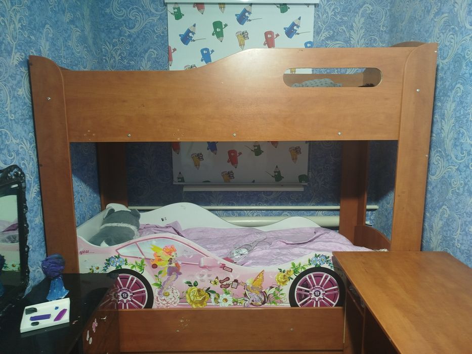 Конплект Стол, Шкаф, Кроват