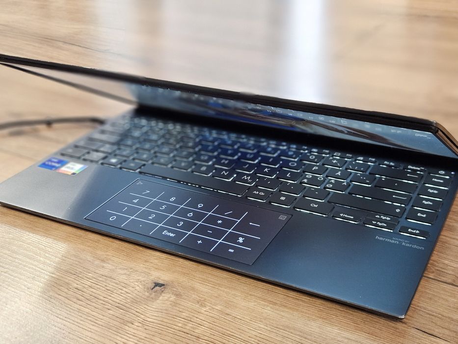 Laptop Asus Zenbook Intel i7 1165G7, 16GB DDR4, SSD PCIe 1TB, 14 inch