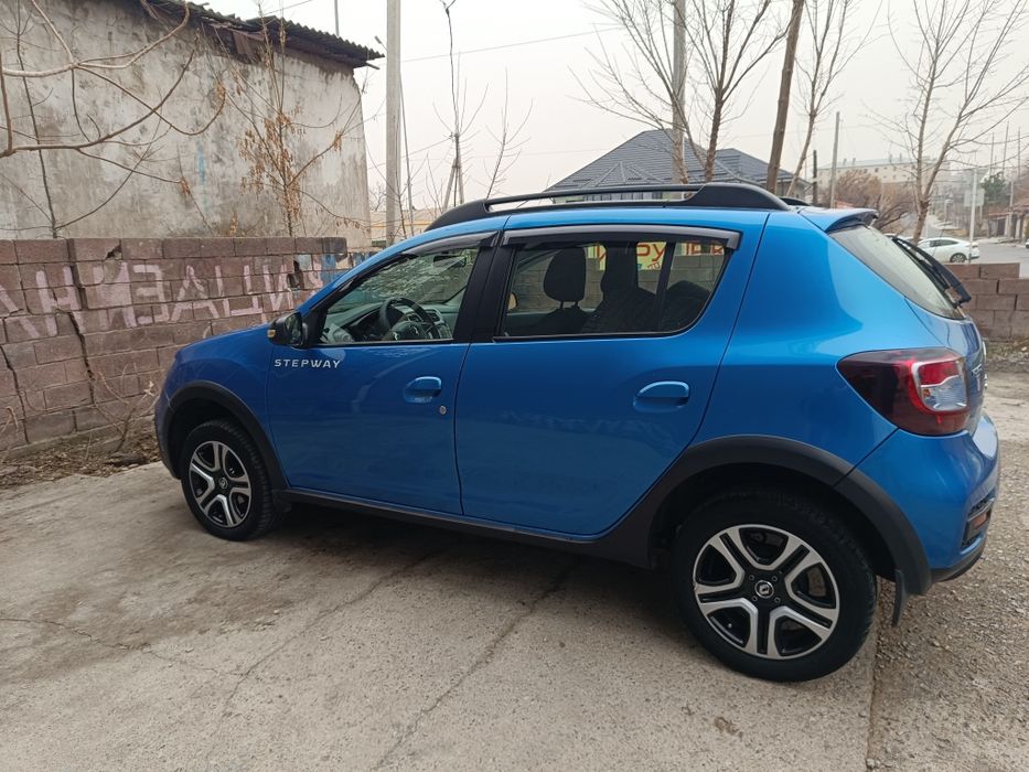 Продаю Сандеро стевей 1.6