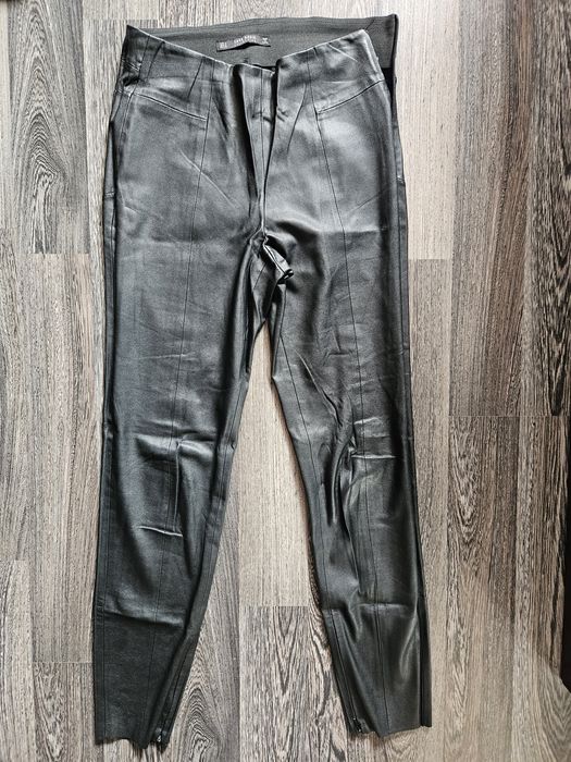 Zara-pantaloni imitație piele,blug