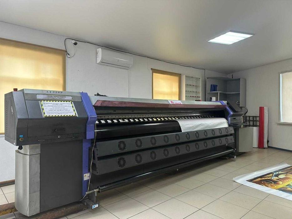 Широкоформатный печатный принтер FLORA LJ 3204P