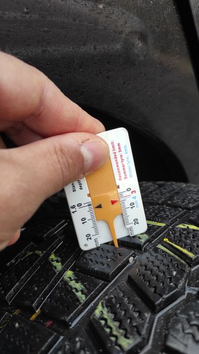 Зимни гуми 215/50 R17