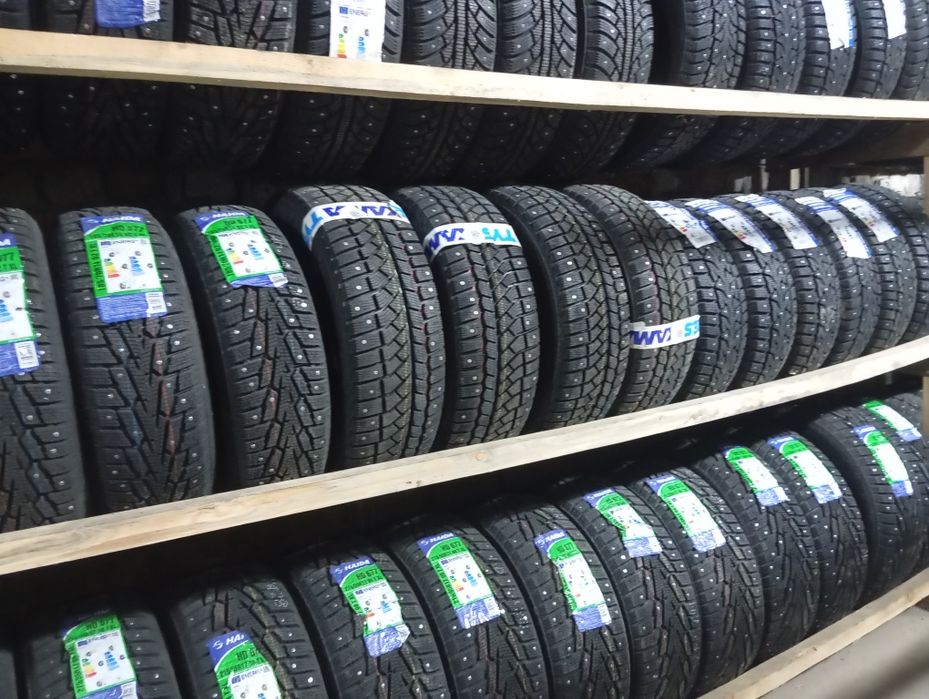 Зимние шины шипованные новые