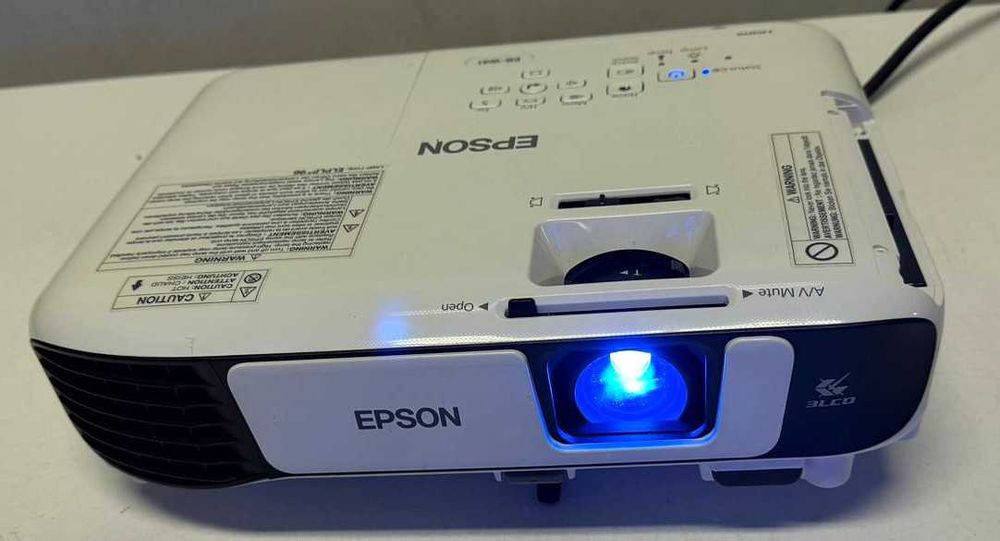 Videoproiector Epson EB-W41 – 3LCD – WXGA (HD) – 3600 Lumeni – HDMI
