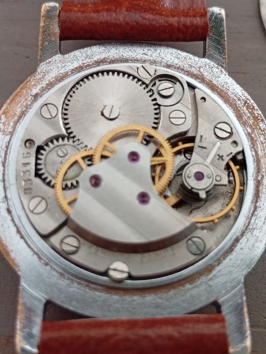 Руски ръчен механичен часовник ЗИМ