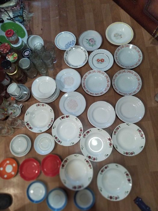 Бокалы Чашки Тарелки