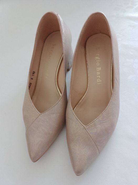 Нови черни дамски обувки