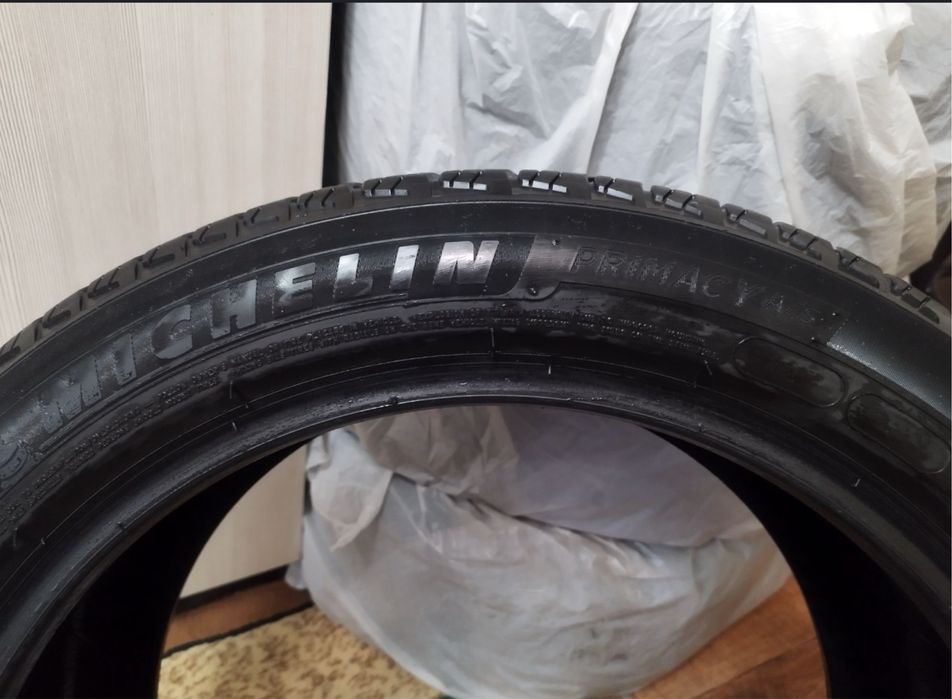 Шины Michelin 245/45 г18.
