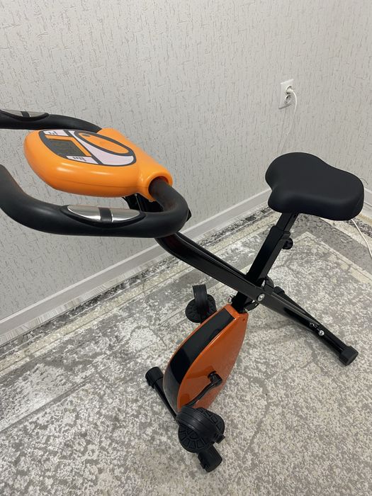 Велотренажер IVI вертикальный