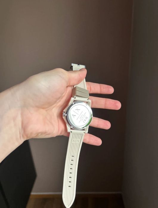 Дамски часовник” Armani”