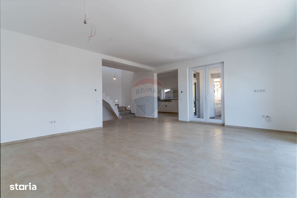 Casa/vila cu 5 camere, comision 0% la cumparator