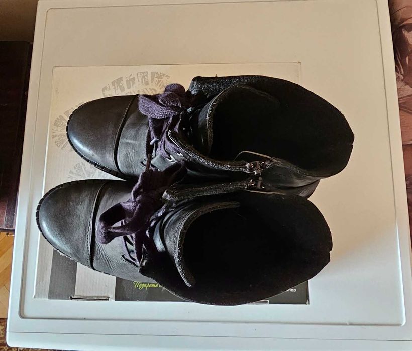 Дамски боти от естетвена кожа