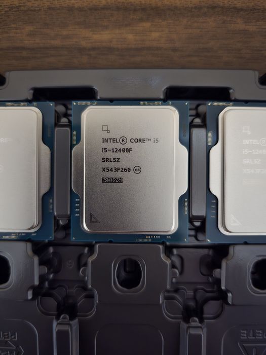 Новый комплект Gigabyte H610/i5 12400f/16gb 3200Mhz/Jonsbo kuller