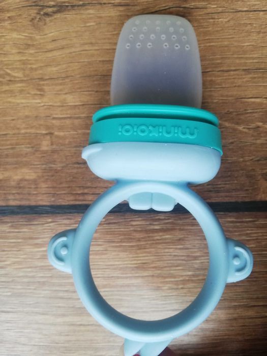 Силиконов биберон за плодове