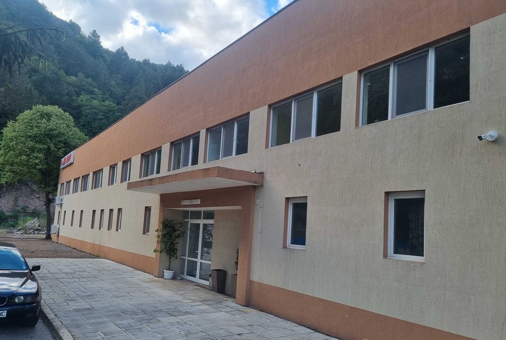 Дава се под наем Промишлена сграда в с. Церово, Област София-област - 70 кв.м за 331.5 € - Снимка #2