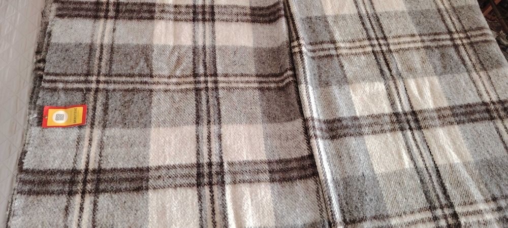 Родопски одеала нови в бяло и бежово