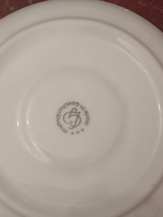 Продам фарфоровый чешский сервиз