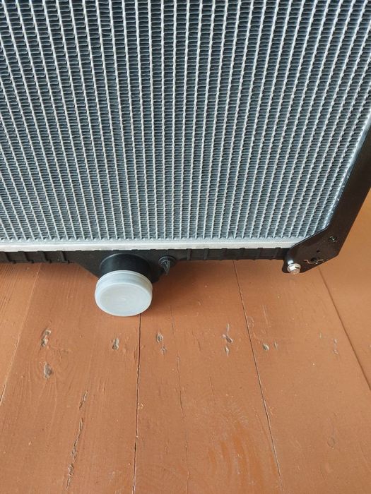 Magnum 8940 radiator sotiladi
