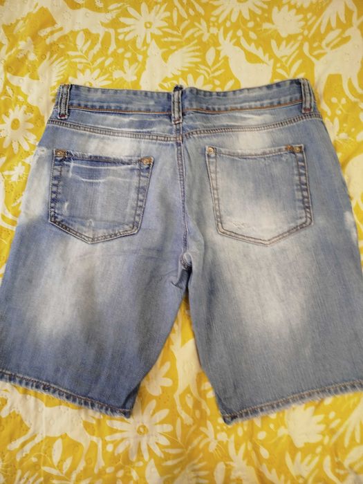 Мъжки дънкови къси панталони DSQUARED номер 46,накъсани