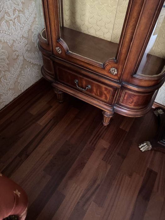 Сервант, италия. Дерево