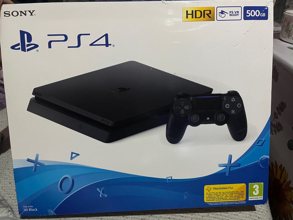 Продавам PS4 използван но запазен