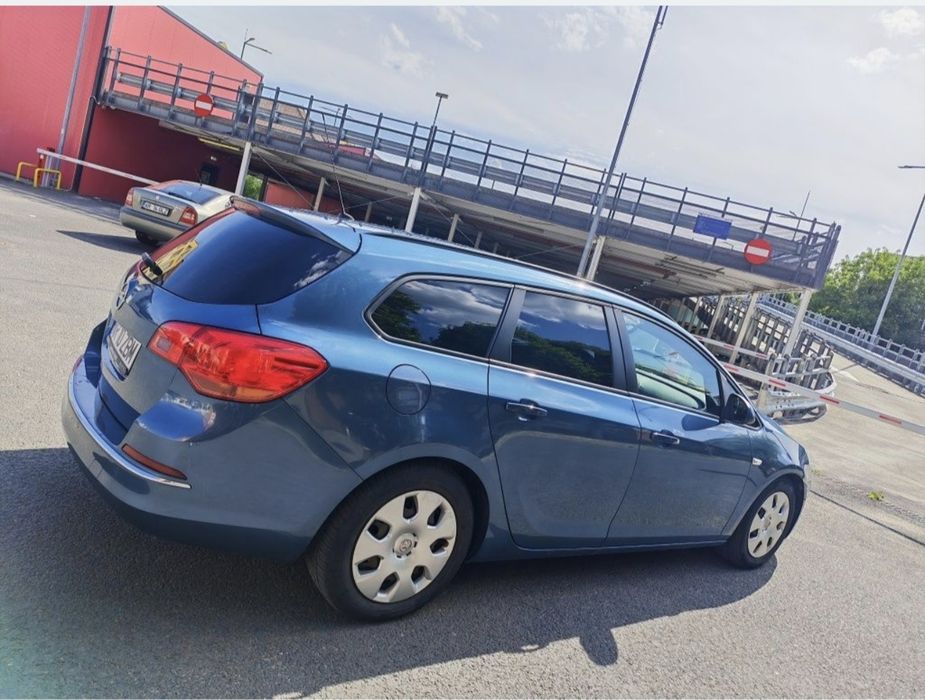 Opel Astra J 2013 Benzina