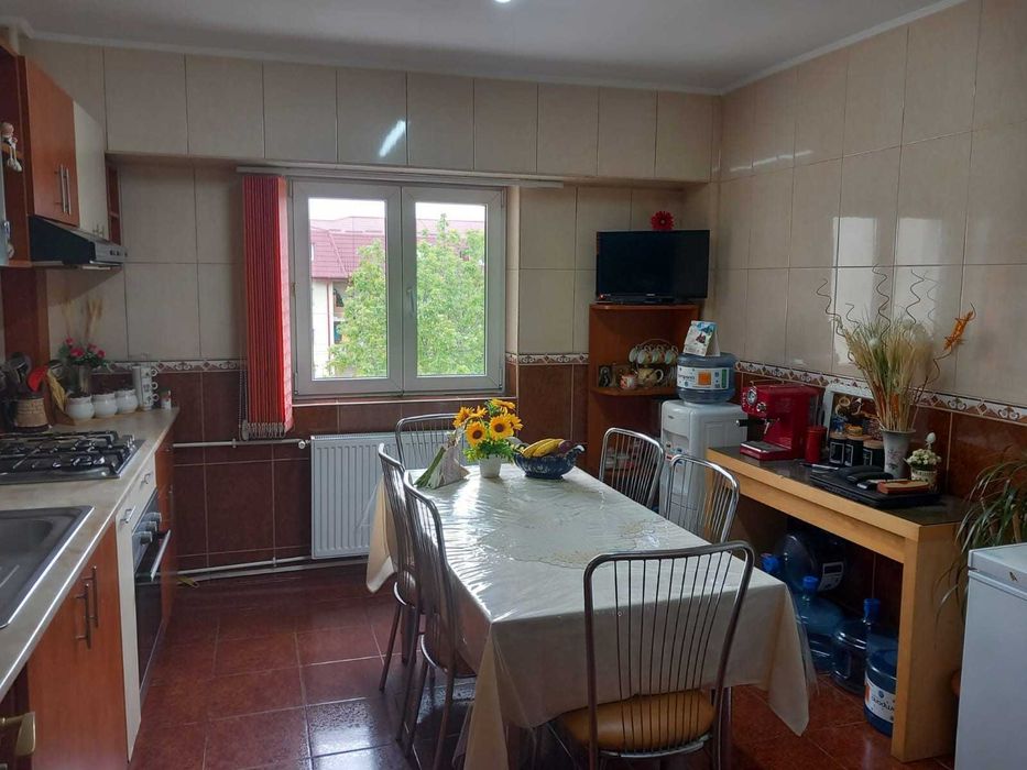 Apartament trei camere Otopeni