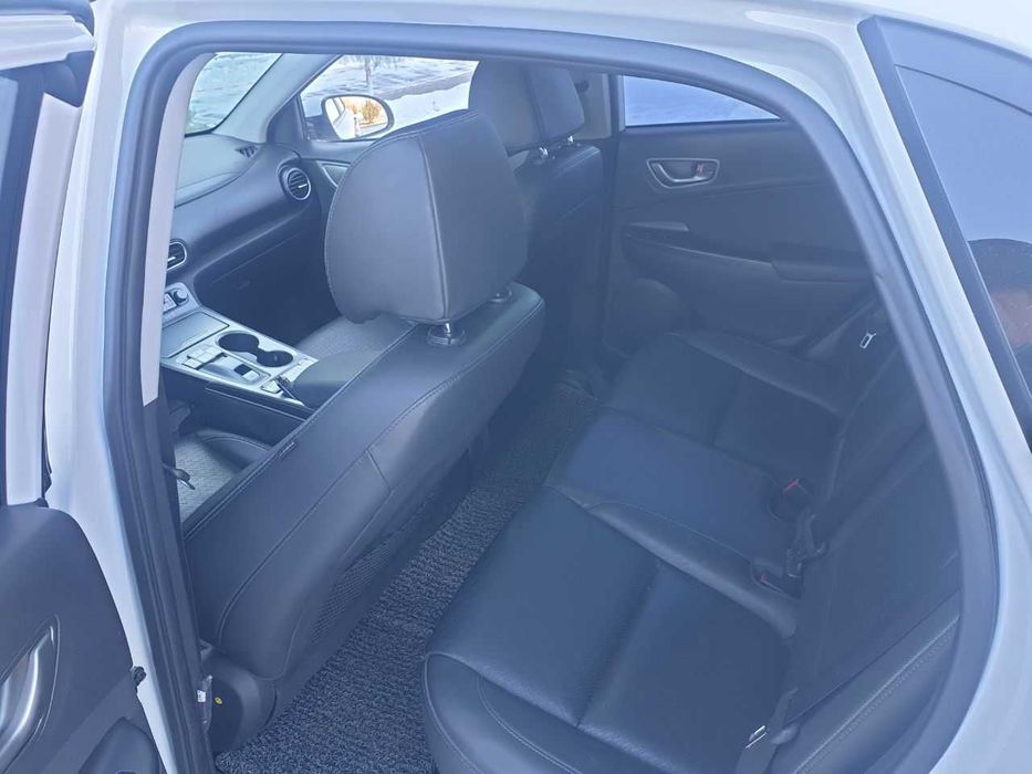 Hyundai Kona,  белый, 2020 г. выпуска.