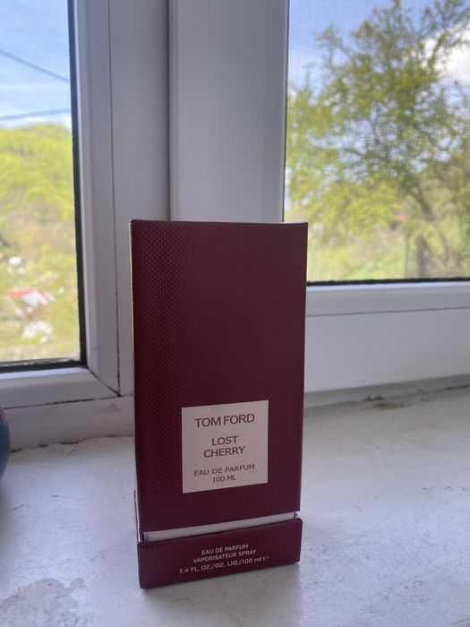 Vând parfum tom ford lost cherry