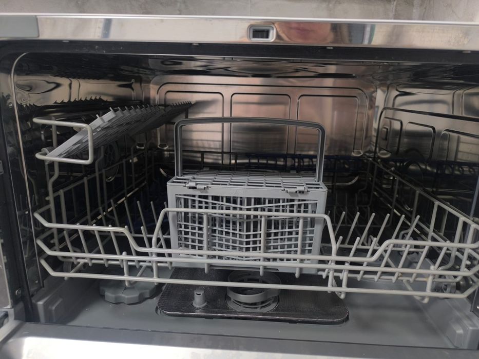 Продам посудомоечную мащину