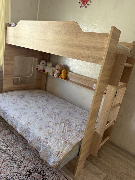 Прдается двухярусная кровать