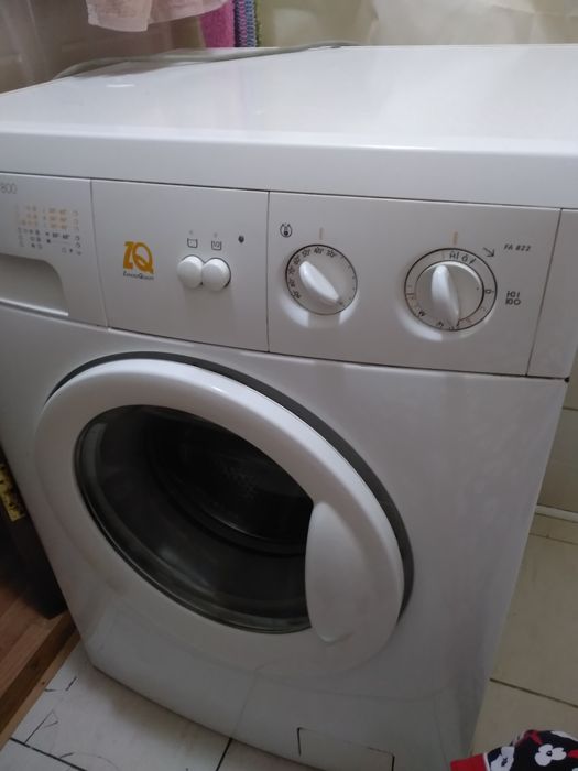 Продам б/у стиральную машину