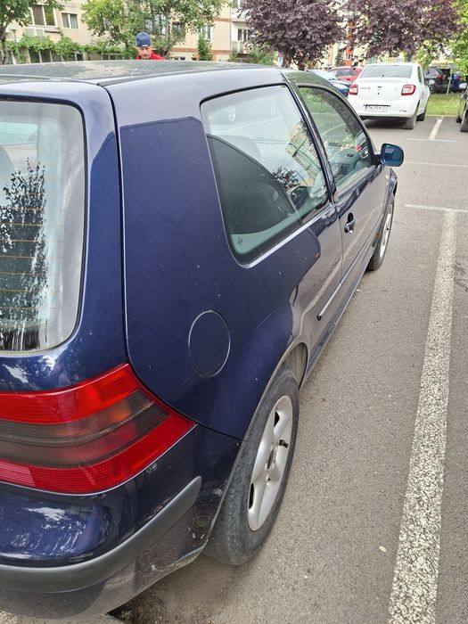VOLKSWAGEN Golf 2000 — imagine 3