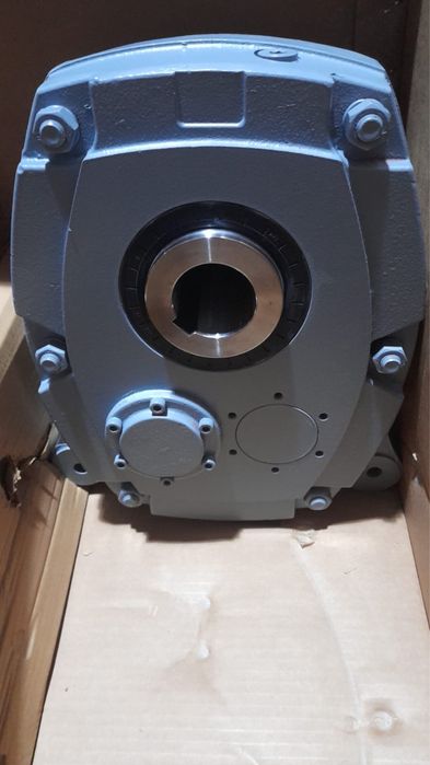 Motoare, reductoare și vibromotoare