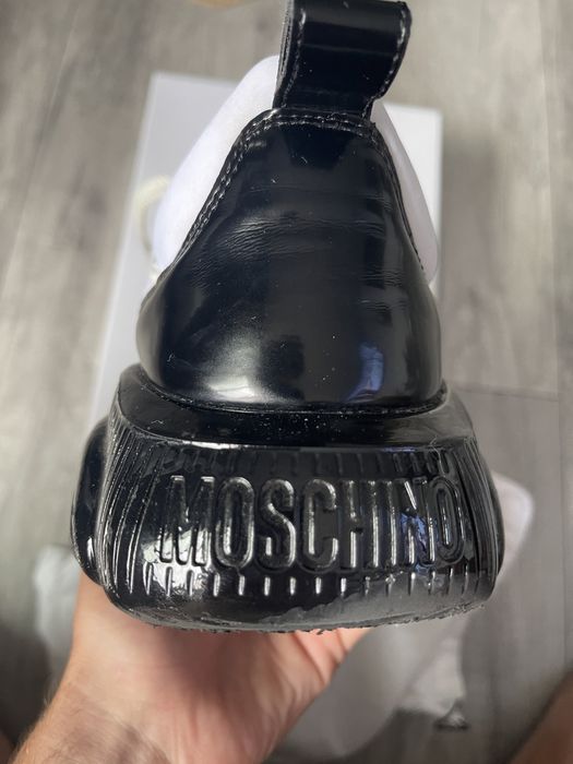 Adidasi moschino