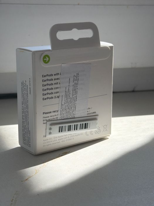 Проводные наушники Apple