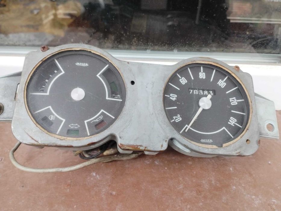 Километраж от Renault 8 / R8