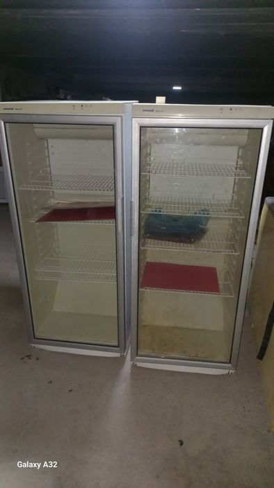 Ветрина холодилник сотилади 2 та бор Snaige