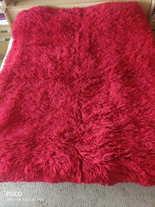 Вълнен губер за спалня или диван