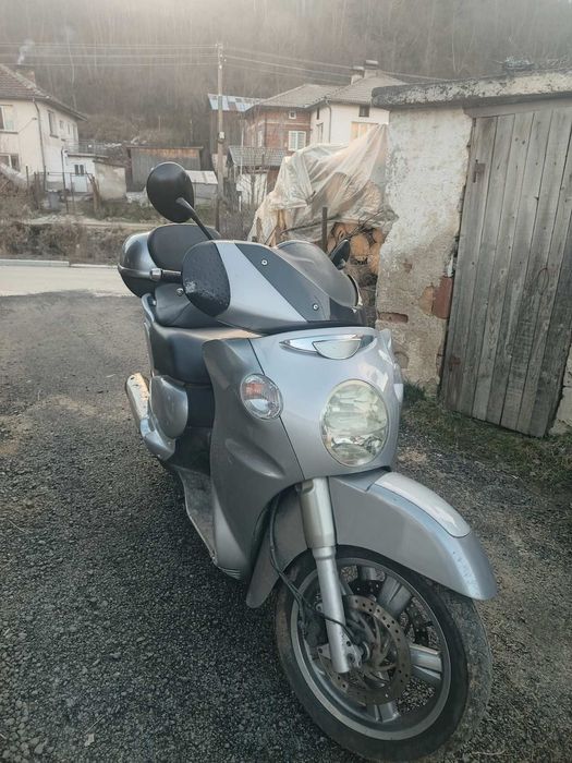 Априлия скарабео 500